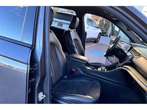 Used 2024 Jeep Grand Cherokee L Laredo image 8