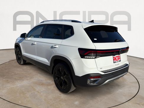 New 2026 Volkswagen Taos SE image 6