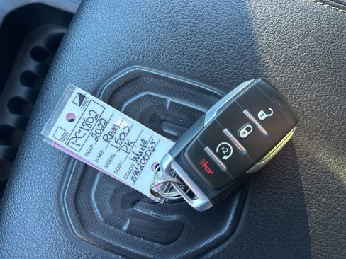 Used 2022 RAM 1500 Laramie AWD/4WD image 39