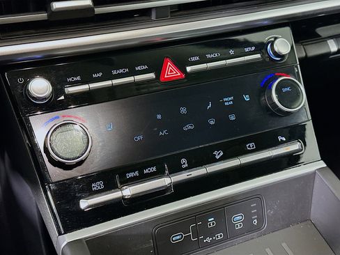 Used 2025 Hyundai Santa Fe SEL image 23