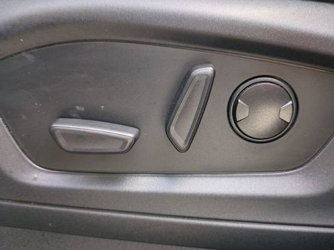 Used 2022 Ford Explorer XLT w/ Equipment Group 202A RWD image 21