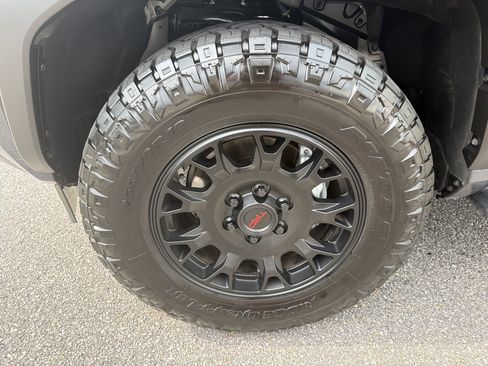 Certified 2025 Toyota 4Runner TRD Off-Road AWD/4WD image 21