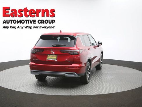 Used 2025 Mitsubishi Outlander AWD image 40