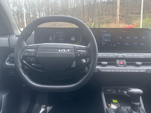 Used 2025 Kia K4 LXS image 34