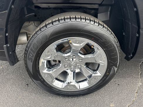 Used 2023 RAM 1500 Big Horn AWD/4WD image 18