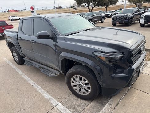Used 2025 Toyota Tacoma SR image 2