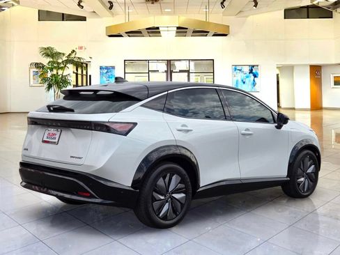 Used 2024 Nissan Ariya FWD image 5