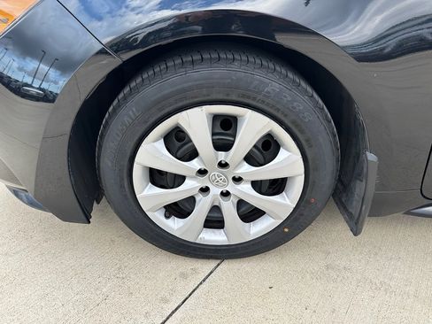 Used 2024 Toyota Corolla LE image 28