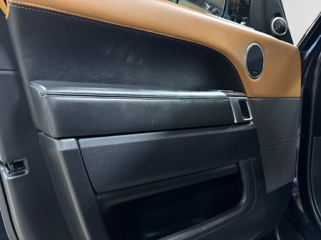 Used 2019 Land Rover Range Rover Sport Supercharged AWD/4WD image 40