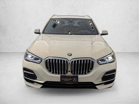 Used 2022 BMW X5 xDrive40i w/ Premium Package image 2