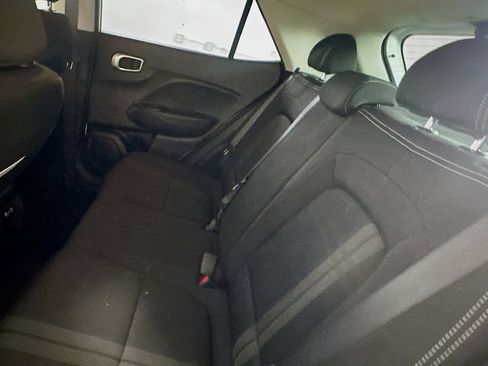 Used 2024 Hyundai Venue SEL image 27