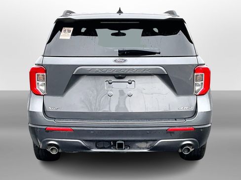 Used 2023 Ford Explorer XLT w/ Equipment Group 202A image 4
