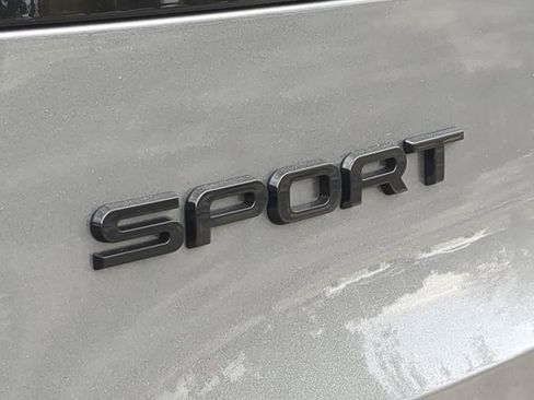 Used 2025 Land Rover Range Rover Sport SE image 13