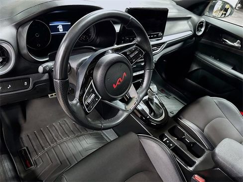 Used 2023 Kia Forte GT-Line w/ GT-Line Premium Package image 16