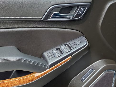 Used 2019 Chevrolet Tahoe Premier AWD/4WD image 14