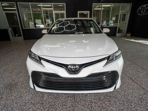 Used 2020 Toyota Camry LE FWD image 6