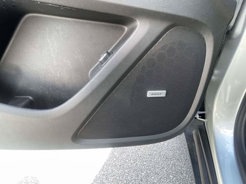 Used 2022 Chevrolet Traverse RS FWD image 19