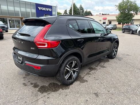 Used 2026 Volvo XC40 B5 Core w/ Climate Package AWD/4WD image 4