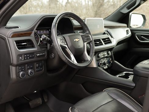 Used 2021 Chevrolet Tahoe Premier w/ Premium Package image 9