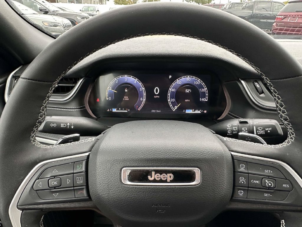 Used 2024 Jeep Grand Cherokee Laredo X w/ Luxury Tech Group I AWD/4WD image 22
