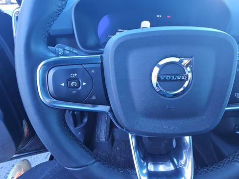 Used 2023 Volvo XC40 Recharge Ultimate image 11