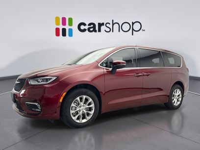 Used 2023 Chrysler Pacifica Touring-L