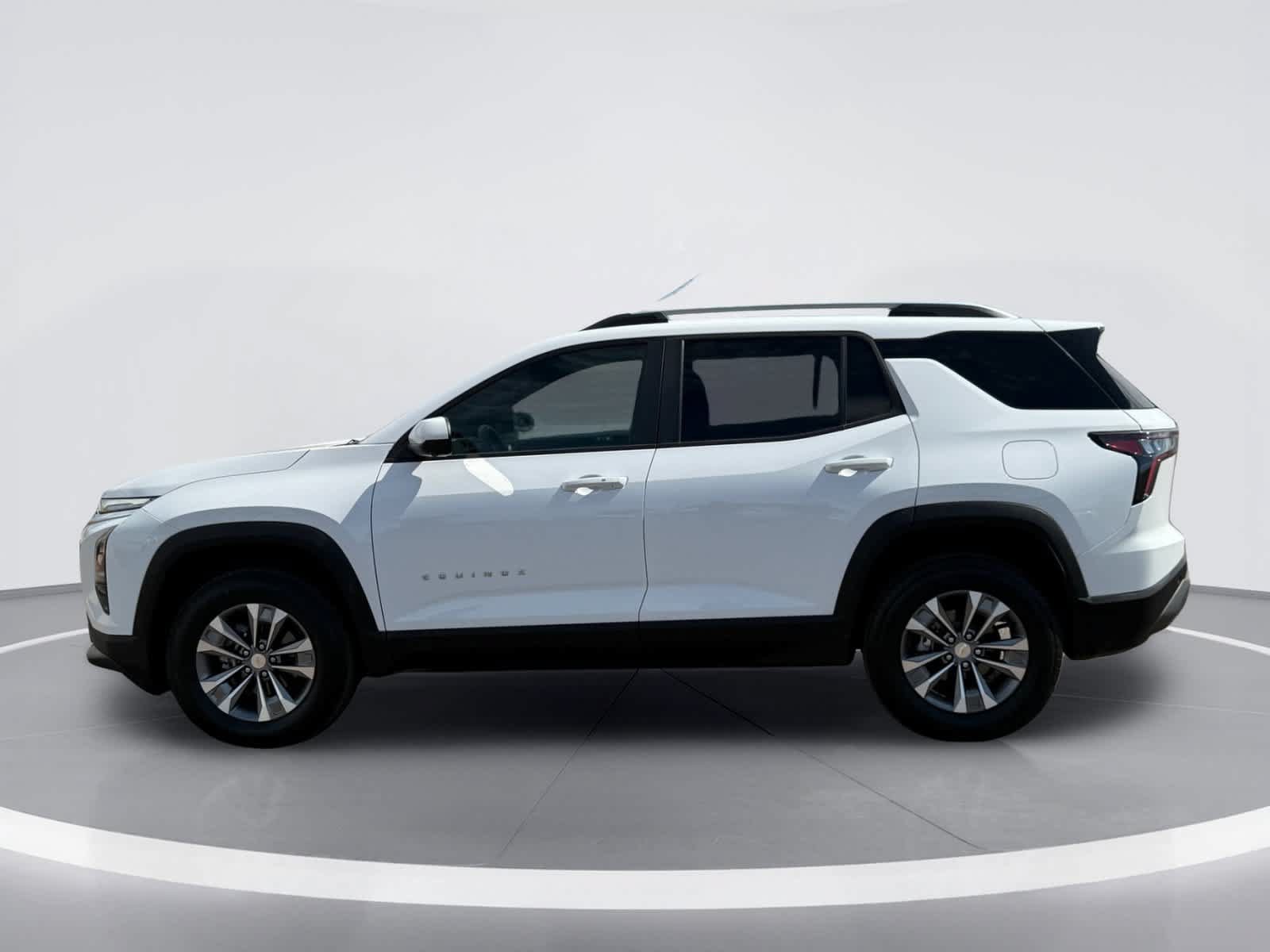 Used 2025 Chevrolet Equinox LT w/ Convenience Package II FWD image 4