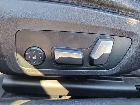 Used 2023 BMW 330e image 17