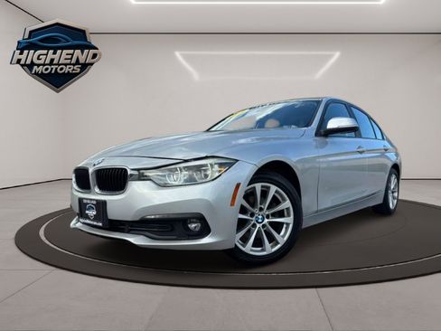 Used 2018 BMW 320i xDrive Sedan w/ Convenience Package image 2