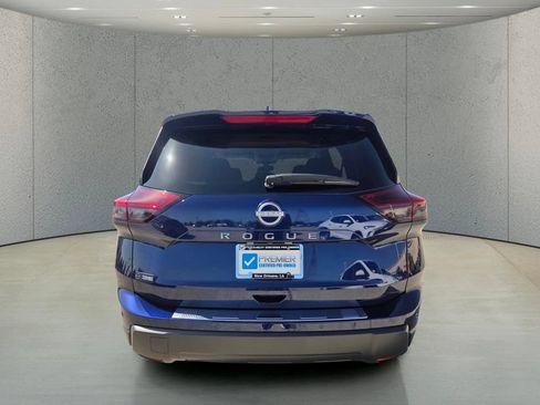 Used 2026 Nissan Rogue SV FWD image 4