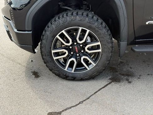 Used 2025 GMC Sierra 1500 AT4 w/ AT4 Premium Package image 13