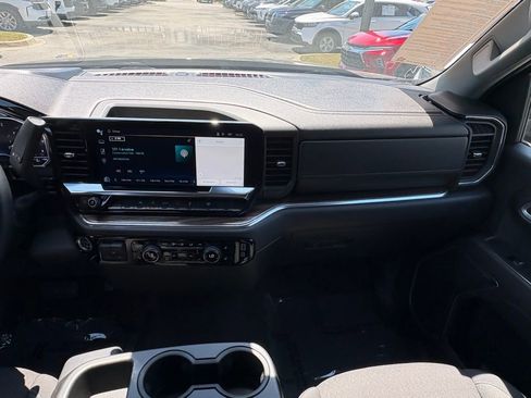 Used 2025 Chevrolet Silverado 1500 LT AWD/4WD image 17