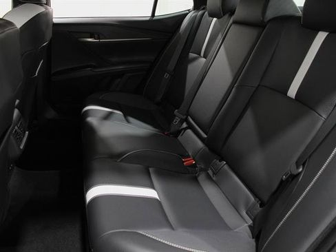 Used 2025 Toyota Camry SE image 19