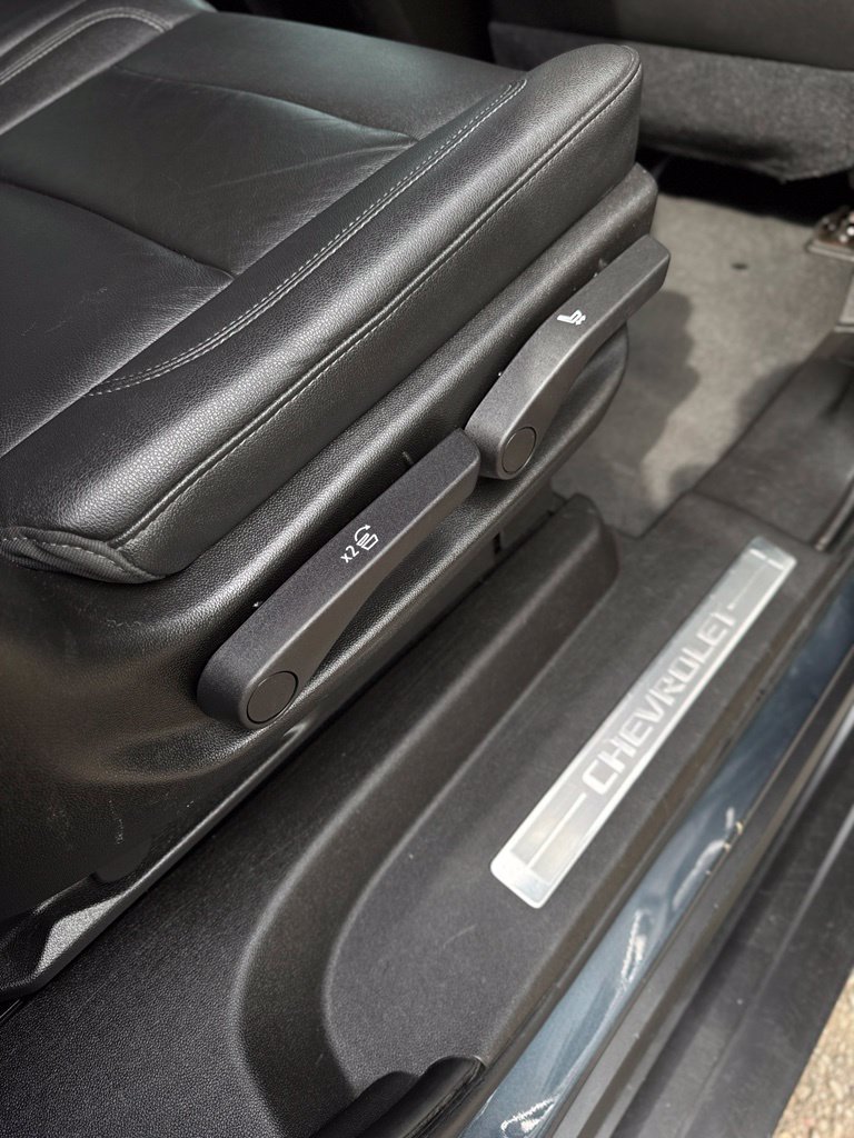 Used 2021 Chevrolet Suburban LT AWD/4WD image 43