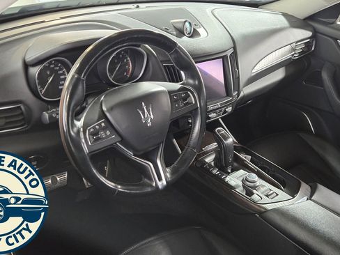 Used 2019 Maserati Levante Base image 11