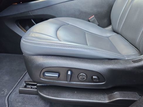 Used 2024 Buick Enclave Premium image 24