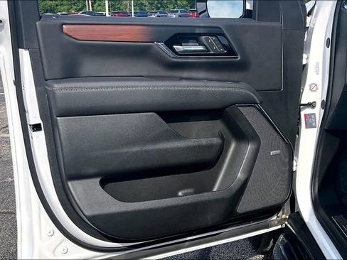 Used 2025 GMC Yukon XL Denali AWD/4WD image 20