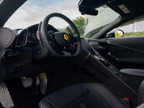 Certified 2022 Ferrari Roma image 26
