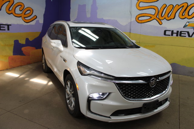 Used 2023 Buick Enclave Avenir w/ Avenir Technology Package AWD/4WD image 2