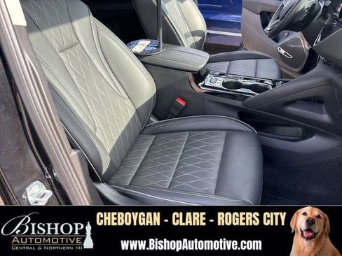 Used 2023 Buick Envision Avenir AWD/4WD image 3