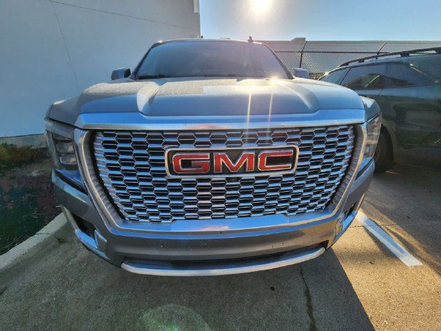 Used 2023 GMC Yukon Denali AWD/4WD image 2