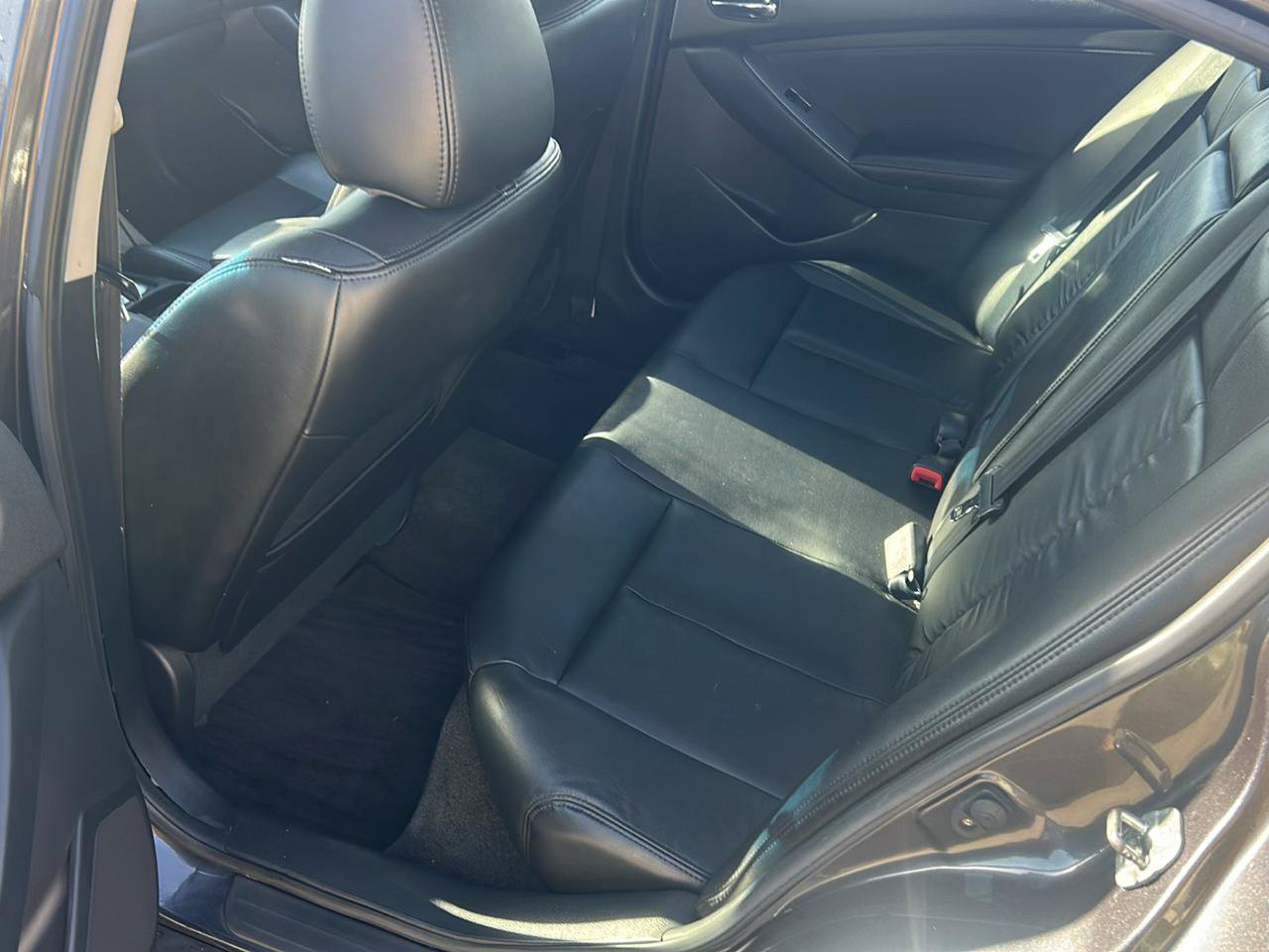 Used 2011 Nissan Altima 3.5 SR w/ 3.5SR Premium Pkg FWD image 12