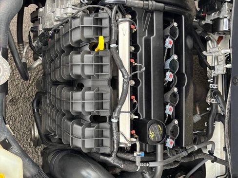 Used 2017 Dodge Journey SE w/ Flexible Seating Group image 5