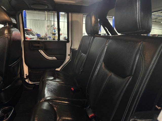 Used 2014 Jeep Wrangler Unlimited Sahara w/ Mopar Chrome Edition Group AWD/4WD image 31