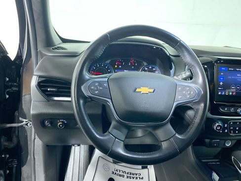 Used 2022 Chevrolet Traverse LT image 16