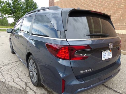 Used 2025 Honda Odyssey Touring image 6