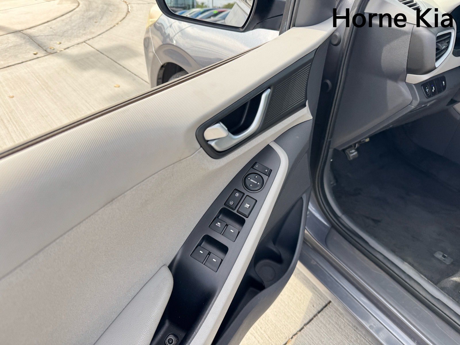 Used 2018 Hyundai Ioniq SEL FWD image 11