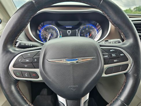 Used 2017 Chrysler Pacifica Touring-L Plus FWD image 13