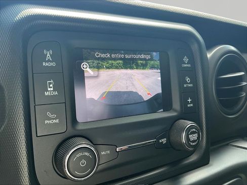Used 2021 Jeep Gladiator Sport AWD/4WD image 15