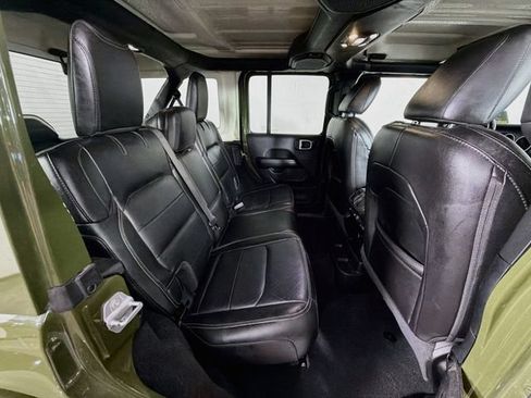 Used 2021 Jeep Wrangler Unlimited Sahara w/ Uconnect 4C Nav & Sound Group AWD/4WD image 27